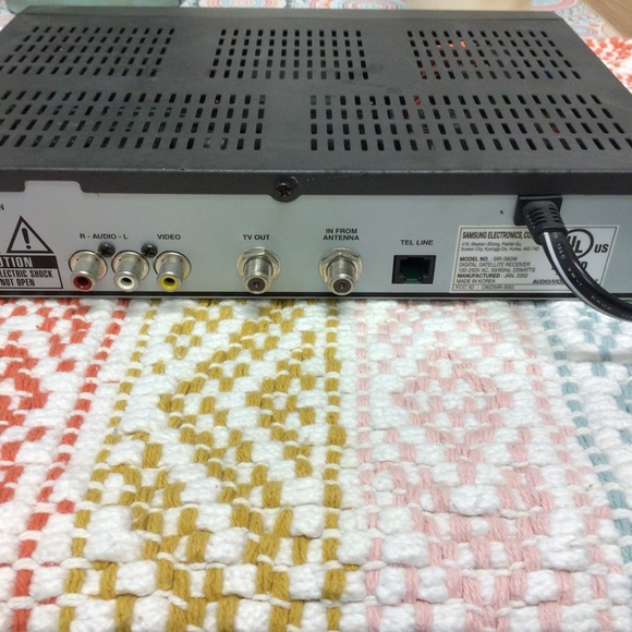 SAMSUNG SATELLITE BOX - Picture 2 of 5